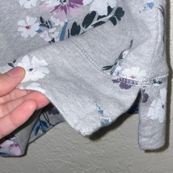 LOFT Gray Floral Short Sleeve Tee - Picture 4 of 6